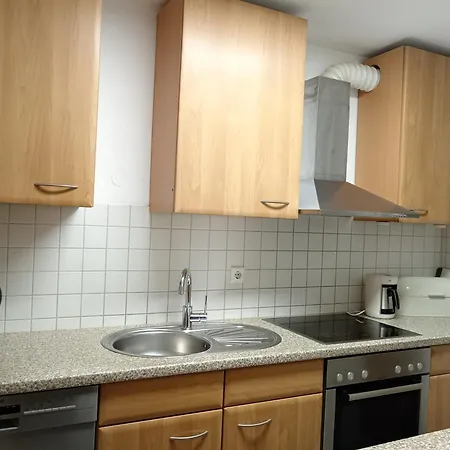 Gemuetliches Zimmer- Zu Beachten Katze Wohnt In Der !! Nur Fuer Frauen ! *